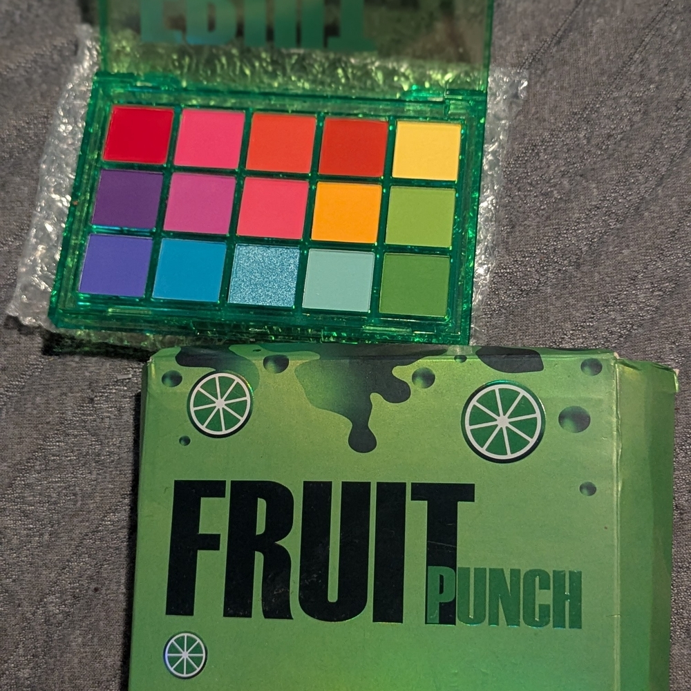 Fruit Punch Eyeshadow Palette - Vibrant Colors